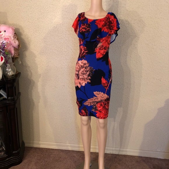 Dress - Picture 2 of 4